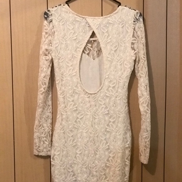 White lace dress - Picture 2 of 2